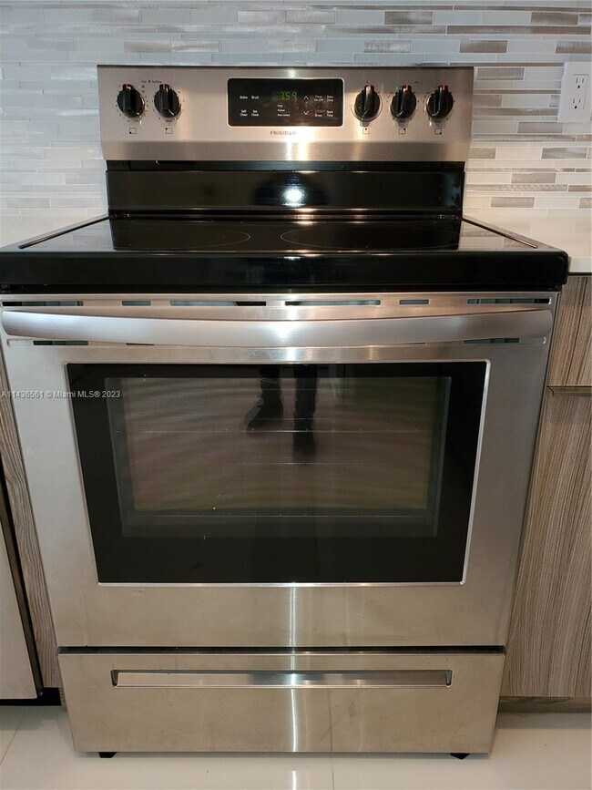 Foto del edificio - 10902 NW 83rd St