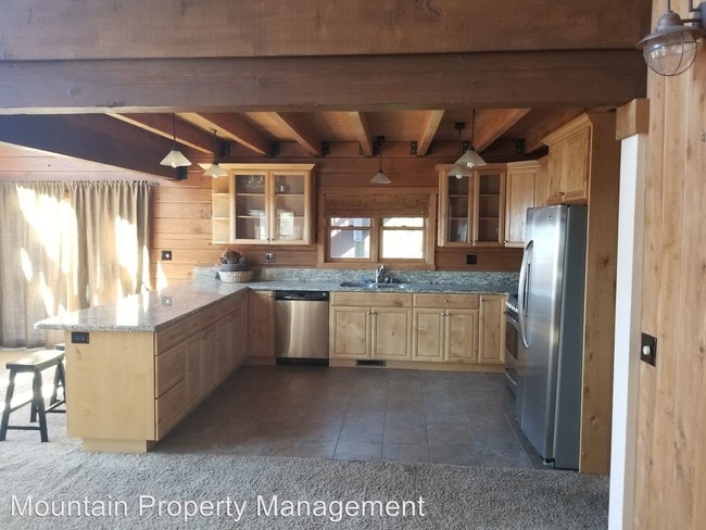 Building Photo - 1162 Saturn Way