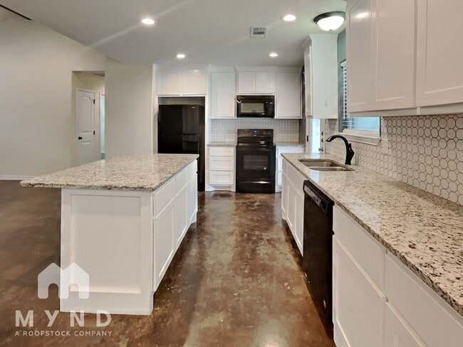 Building Photo - 2715 San Gabriel Dr