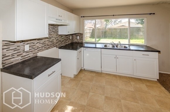 Foto del edificio - 713 Edelweiss Dr