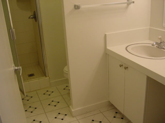 Building Photo - Holiday Manor studio, secured building, laminate wood flooring!