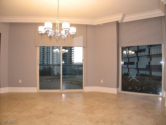 Foto del edificio - 2747 Paradise Rd
