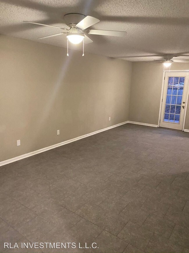 Foto del edificio - 3 br, 2.5 bath House - 2121 Northeastern Ave