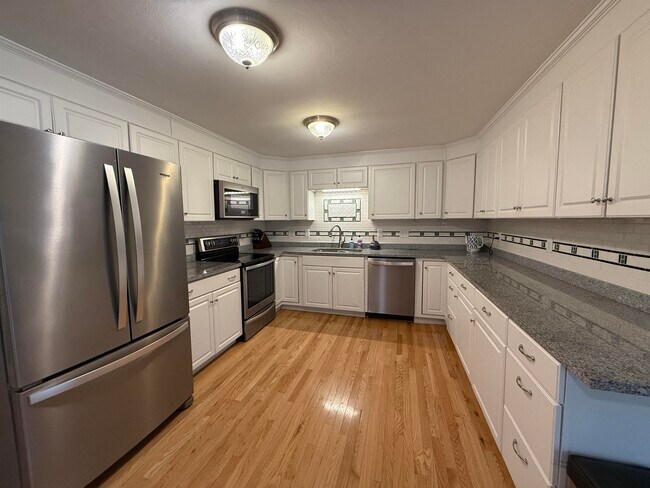 Foto del edificio - 4 Nelson Dr