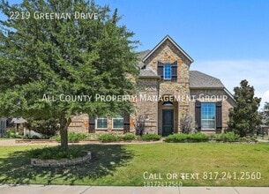 Building Photo - 2219 Greenan Dr