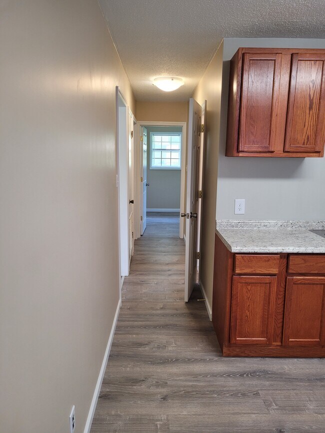 Building Photo - 390 Greer Dr