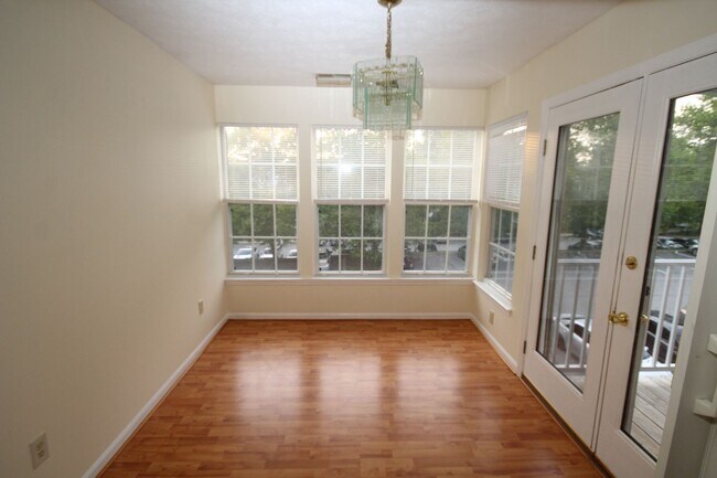 Building Photo - 1002 Jessica's Court