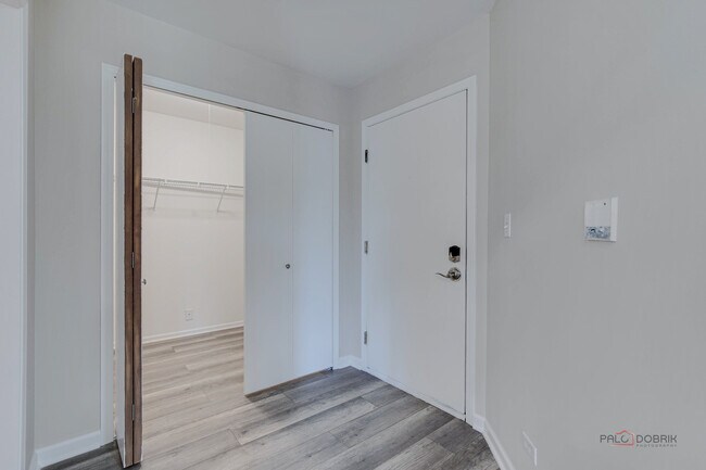 Building Photo - 1280 Winfield Ct