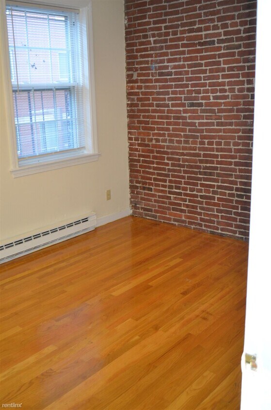 Primary Photo - 2 br, 1 bath Apartment - 98 Tyler St Tyler St