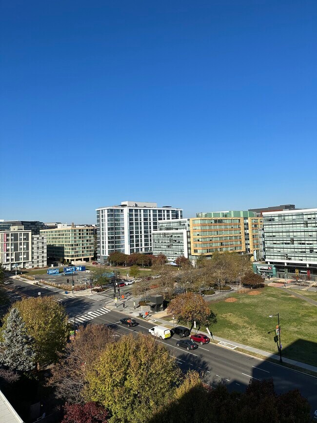 Foto del edificio - 300 M St SW