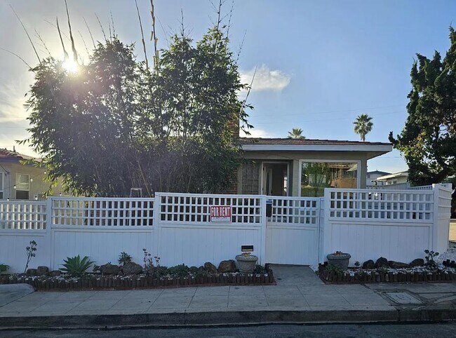 Foto del edificio - 4906 Dixie Dr