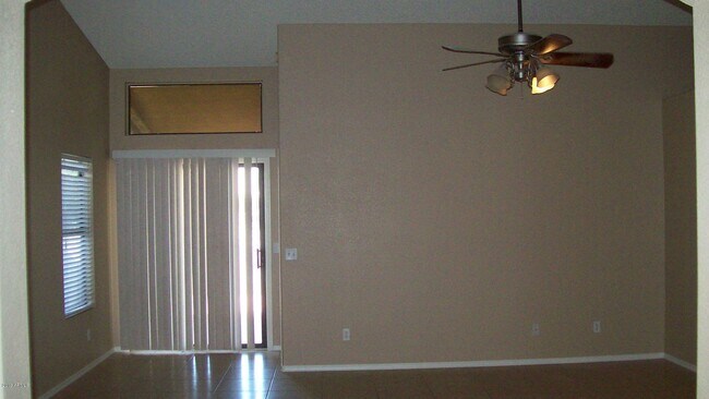 Foto del edificio - 802 E Rosemonte Dr