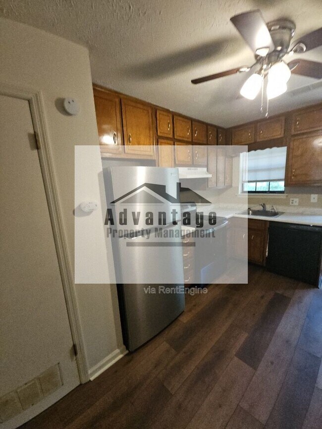 Foto del edificio - 1085 Eastview Rd NE