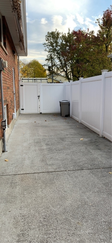 Building Photo - 842 Wilmont Pl