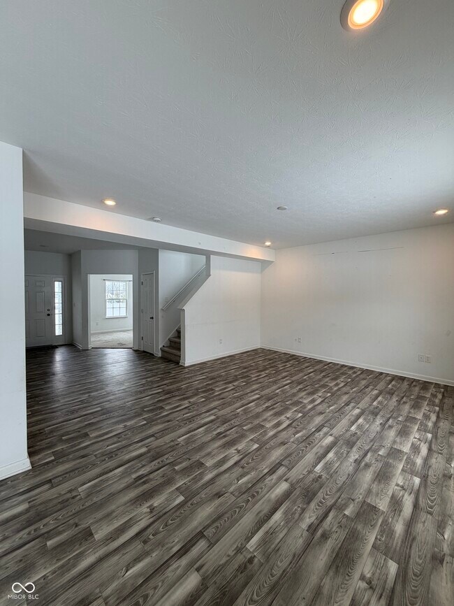 Building Photo - 1184 Lakeshore Dr