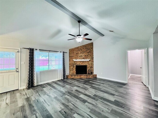Foto del edificio - 3934 Thistlewood Dr