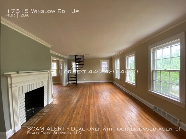Foto del edificio - Beautiful 4 Bedroom 1 Bath Duplex Apartment