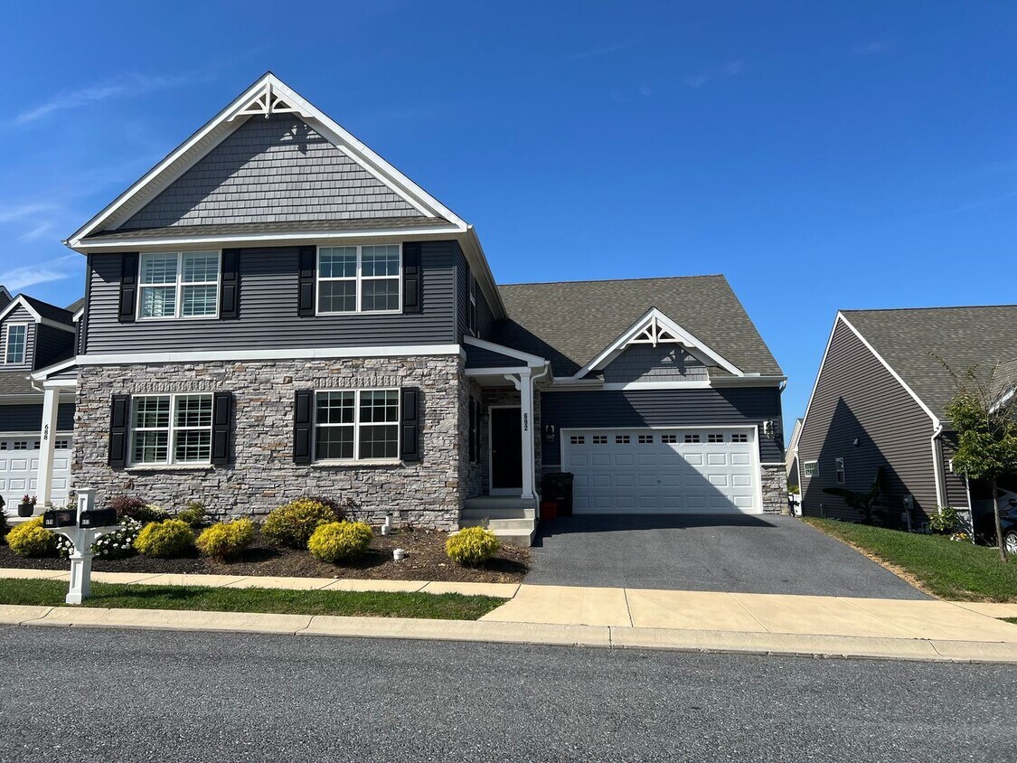 Foto principal - Stunning 4 bedroom 2.5 Bathroom Home in Ma...