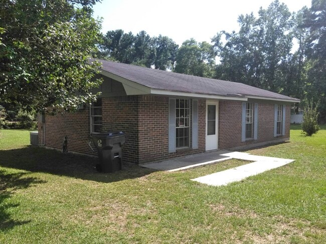 Building Photo - 2065 Marion Dr S