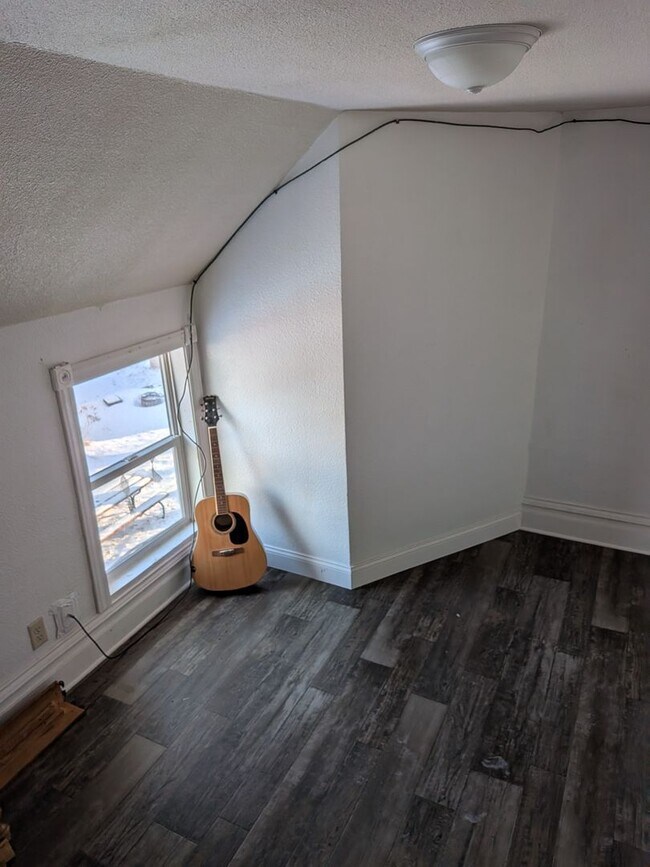 Building Photo - 229 Cedar St