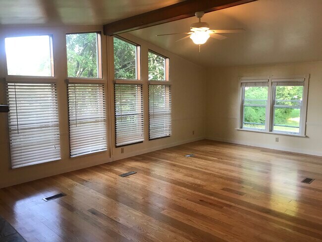 Lots of windows and vaulted ceilings - 1607 Balltown Rd