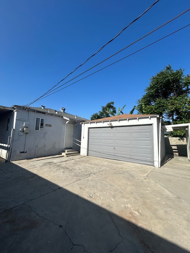Building Photo - Charming 2-Bedroom Home for Rent in Lakewood