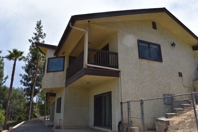 Foto del edificio - Mt Helix 4 bedroom 3.5 bath