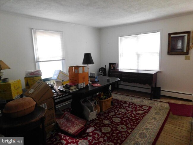 Building Photo - 207 Scarlett Ave