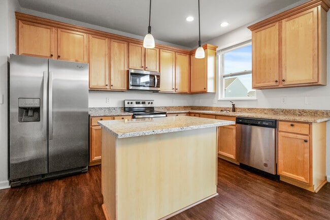 Building Photo - 206 Honey Locust Ln