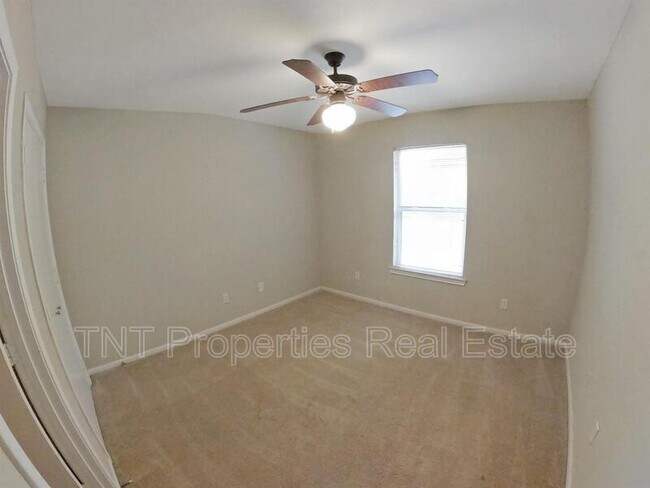 Building Photo - 1208 Oney Hervey Dr