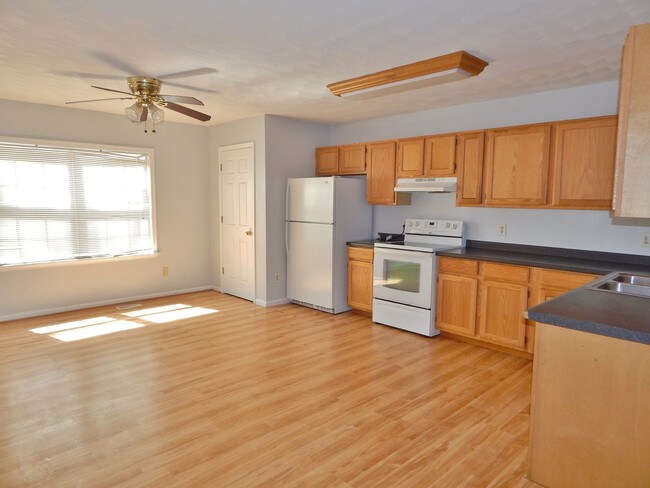 Building Photo - 711 Hemlock Ave., Hampton, VA