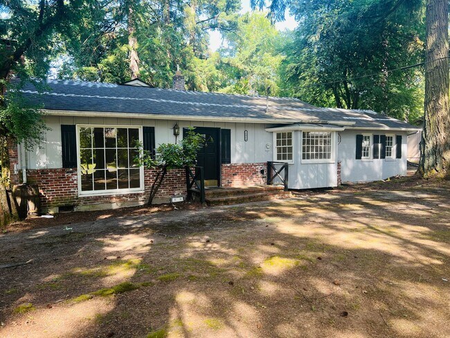 Building Photo - Single story home in convenient LO location.