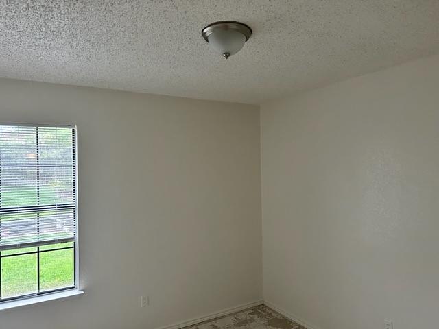Building Photo - 403 E Hogan Dr