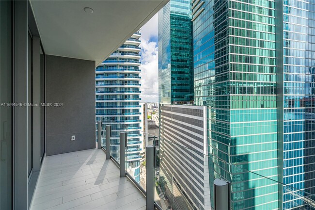 Building Photo - 300 Biscayne Blvd Way