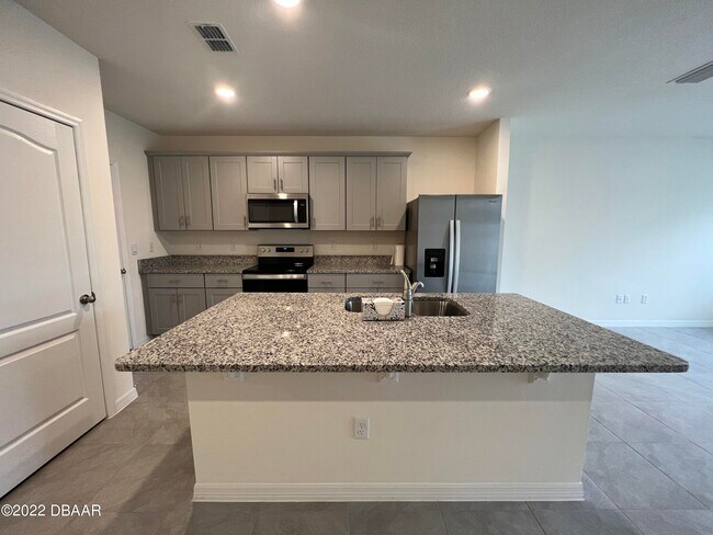 Building Photo - 44 BELLA LAGO Cir