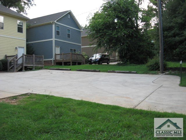 Building Photo - 151 Jonas Ave