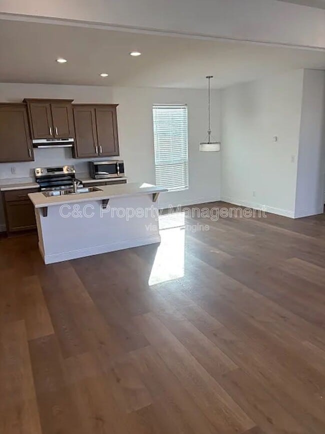 Foto del edificio - 759 W Chase Ave