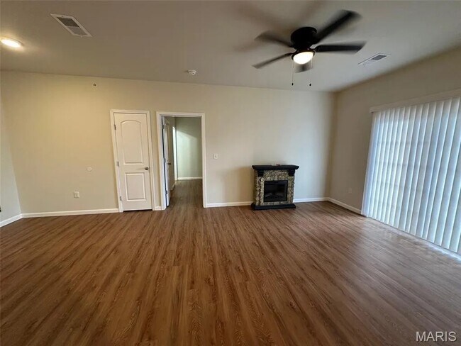 Building Photo - 135 Harmony Mdws Ct