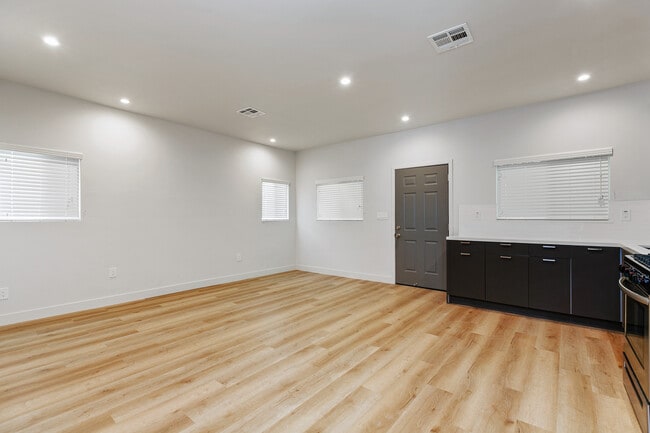 Foto del edificio - 1784 S Rimpau Blvd