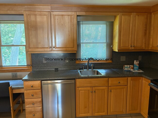 Foto del edificio - Beautiful Single Family Home For Rent in W...