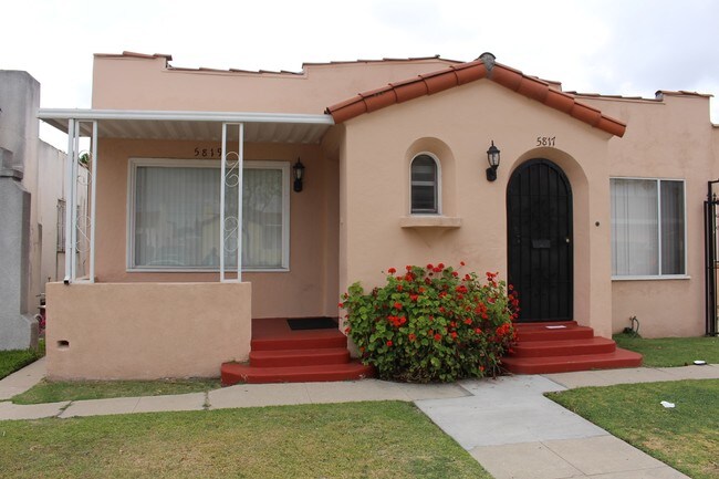 Foto del edificio - 5813-5819 S Van Ness Ave