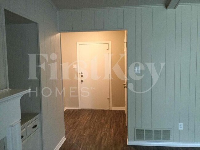 Building Photo - 2912 Yorktown Rd