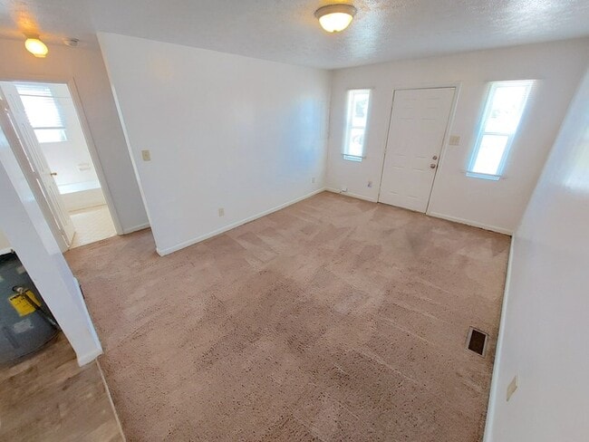 Building Photo - 810 Griffin St