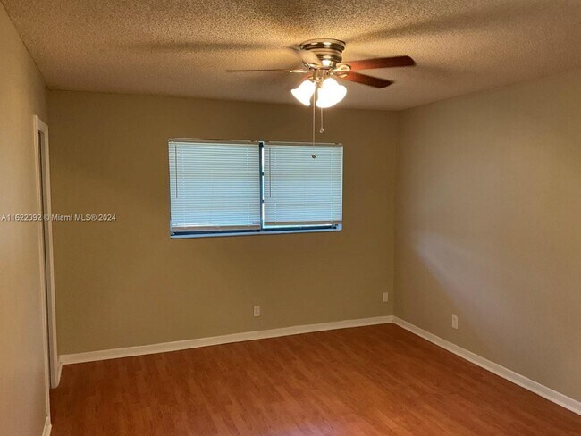Building Photo - 1769 NE 40th Pl