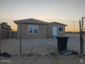 Building Photo - 14633 Valentin Dr
