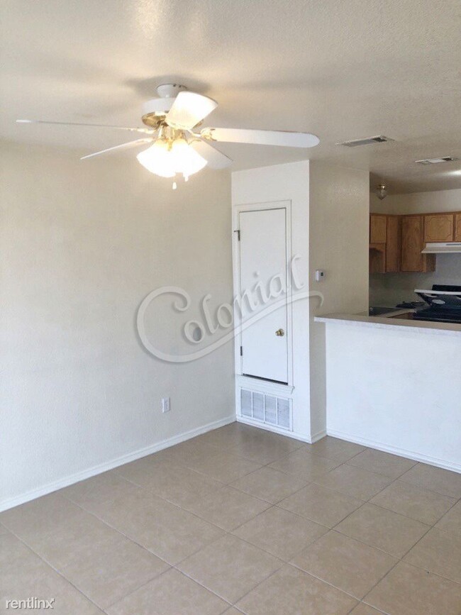Building Photo - 2 br, 1.5 bath Townhome - 4204 Alan Kent Dr C
