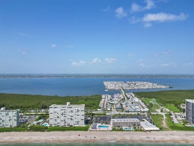 Foto del edificio - 432 Nettles Blvd