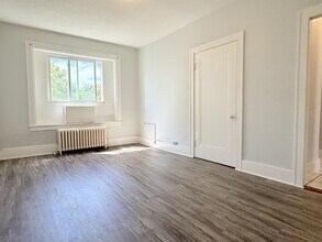 Building Photo - 1441 Wyandotte St E