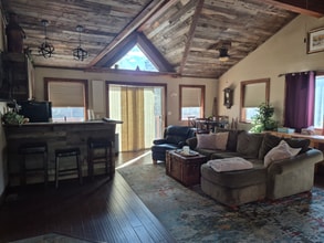 Building Photo - 1115 Mulberry Dr