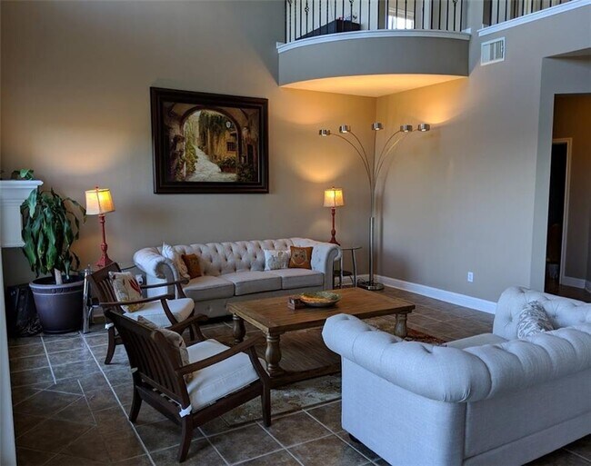 Building Photo - 6615 Yaupon Dr